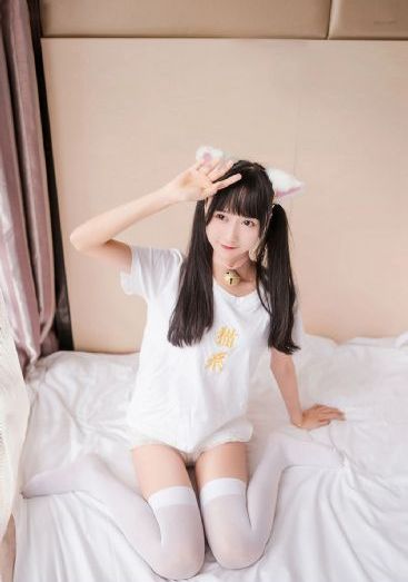 草草视频AV无码成人精品_BD在线观看完整版
