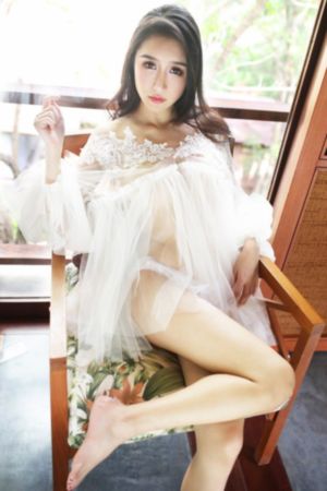 美女跪下吃男人的j8视频_720免费观看超清